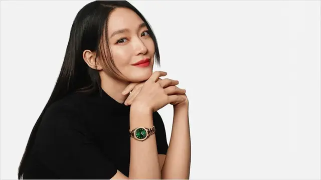 Shin Min Ah Resmi Jadi Brand Ambassador OMEGA, Tampil Elegan dengan Jam Tangan Mewah Aqua Terra