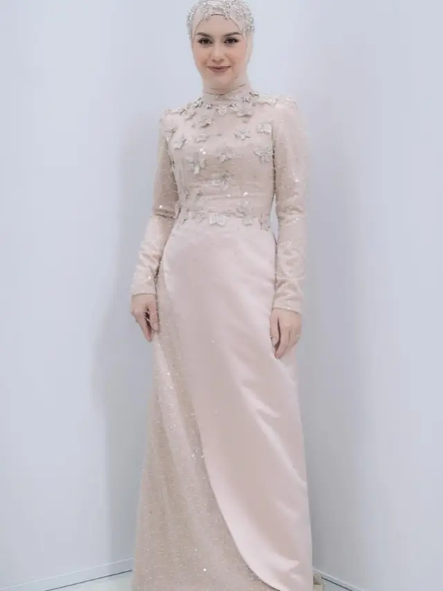 Model Baju Pesta Muslimah ala Irish Bella