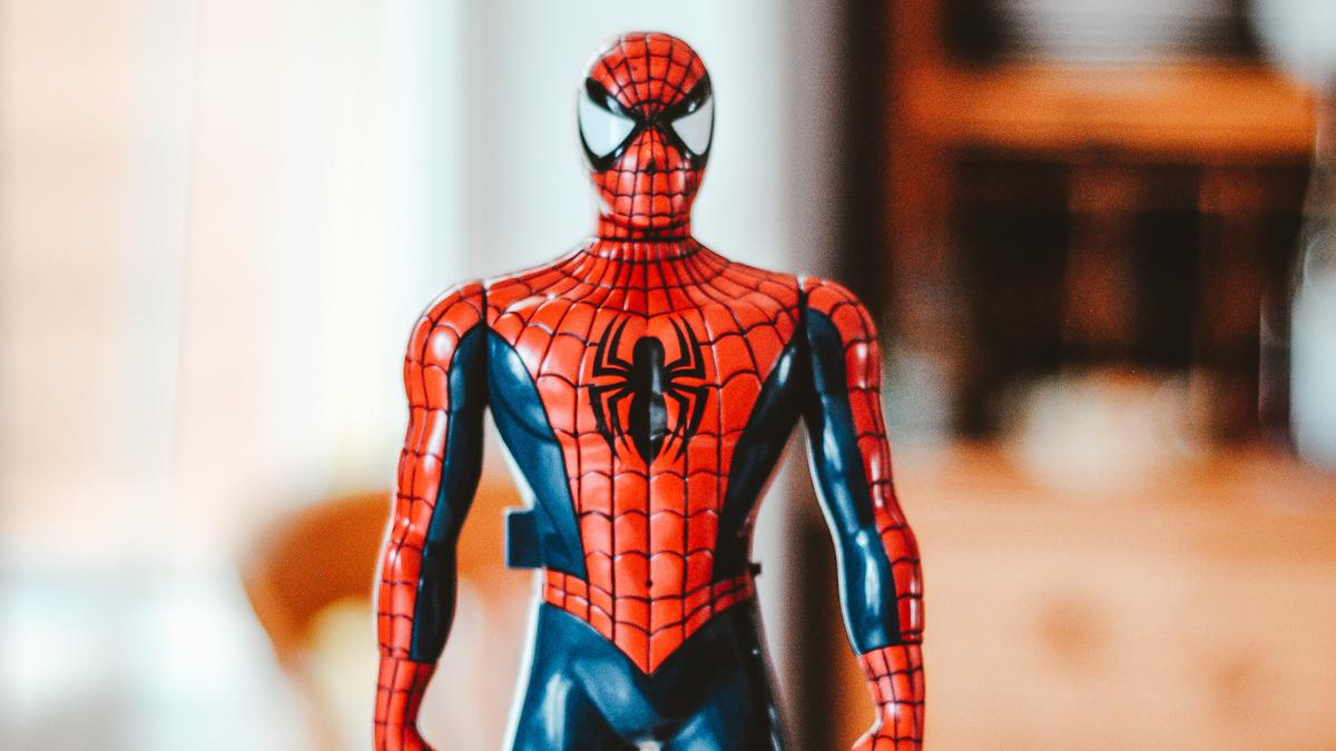 Action Figure Spiderman (Tangkapan Layar)
