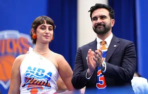 Rama Duwaji Berkaus Basket Bajakan dan Sepatu Kontroversial Rayakan Pesta Kemenangan