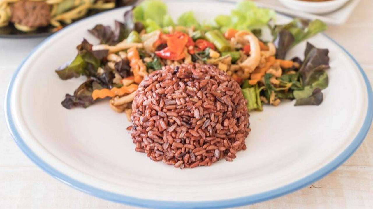 Bikin Kuat Puasa Sampai Maghrib, Ini 9 Makanan yang Cocok untuk Sahur