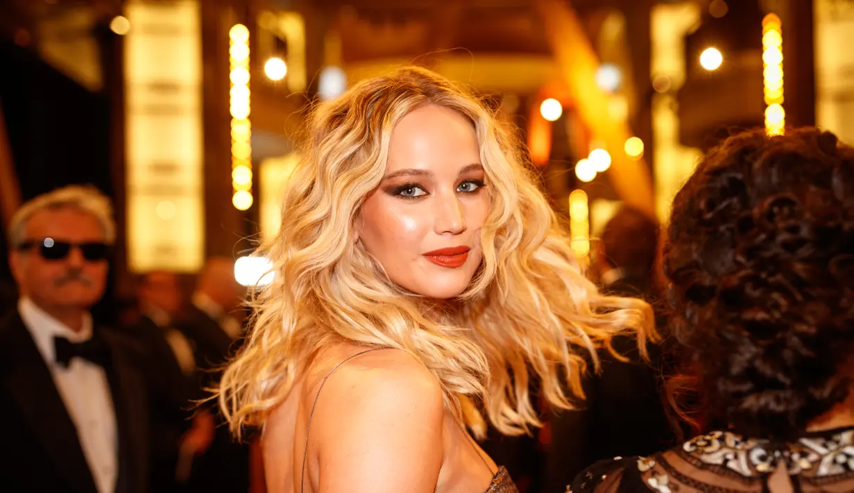 Jennifer Lawrence ternyata masih main sosial media usai mengaku menghindarinya. (CHRISTOPHER POLK  GETTY IMAGES NORTH AMERICA  AFP