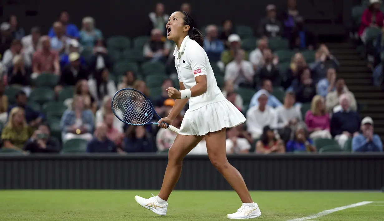 <p>Set ketiga berlangsung sengit. Harmony Tan dan Serena Williams saling serang hingga skor menjadi 6-6 dan membuat laga harus berlanjut lewat tiebreak. (AP/PA/John Walton)</p>