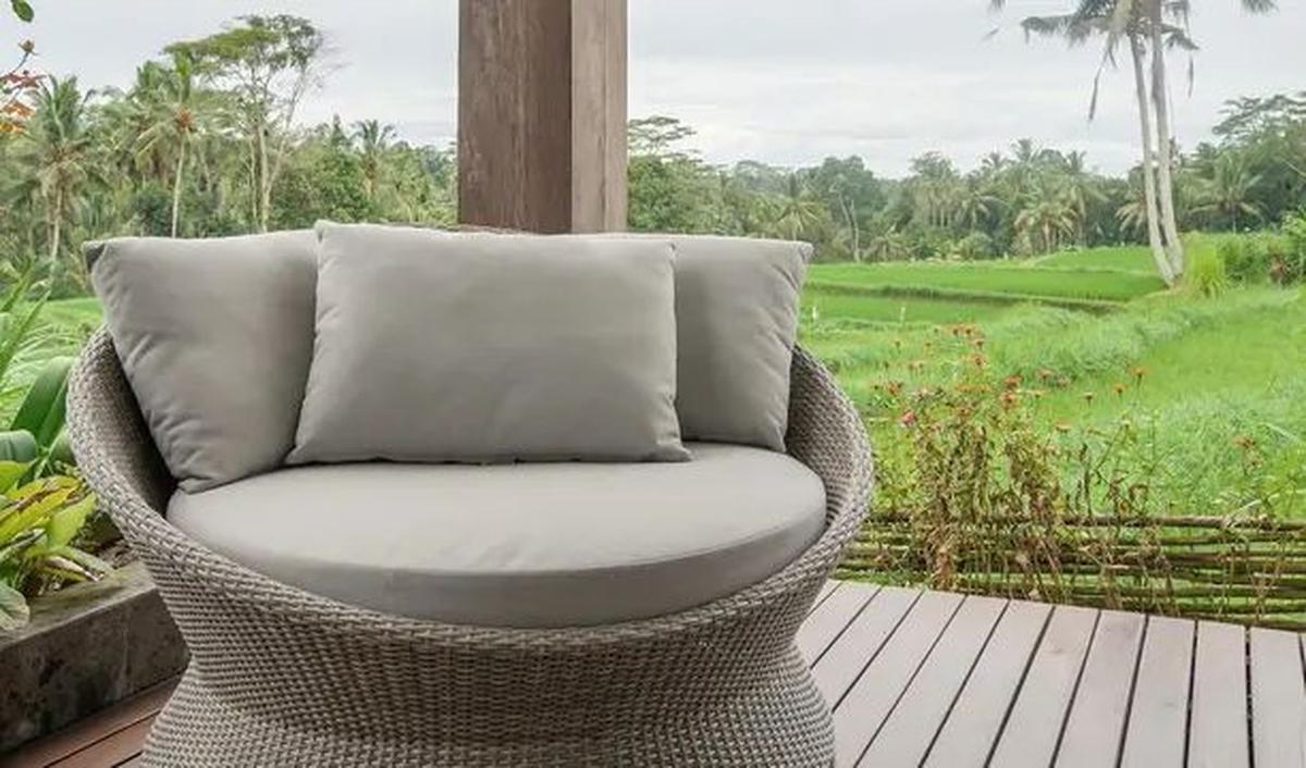 Titi Kamal menyebut bahwa rumahnya di Bali tidak disewakan kepada publik. Rumah ini dirancang untuk keluarga dan menjadi tempat pribadi bagi mereka untuk bersantai dan berkumpul.