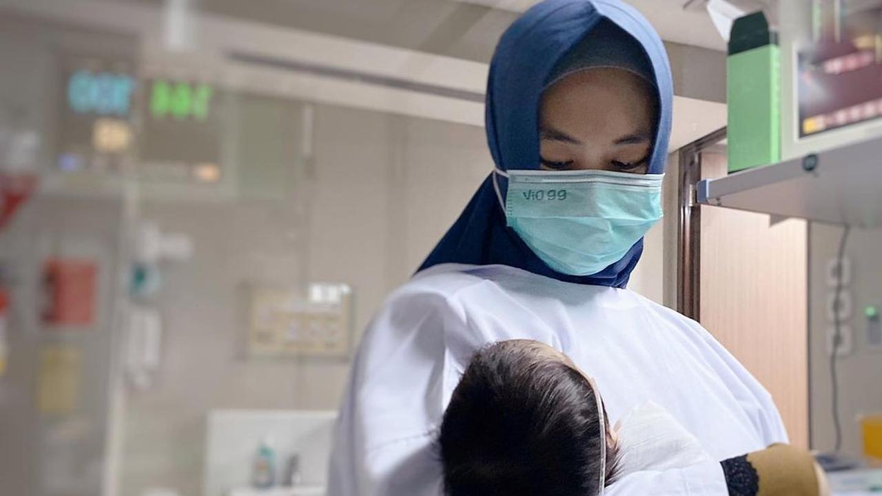 [Fimela] Oki Setiana Dewi