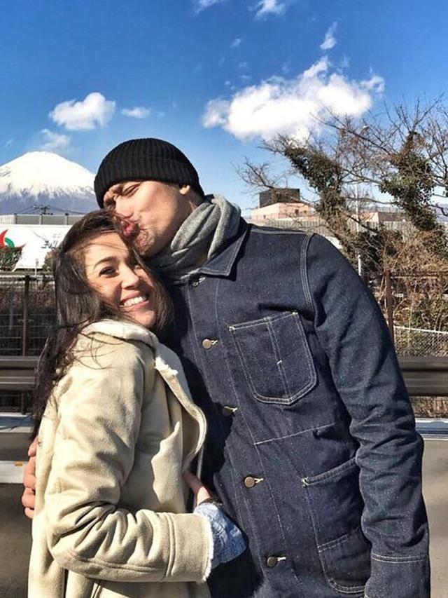 Ketemu Reza Rahadian, Begini Gaya Liburan Seru Keluarga Tora Sudiro di Jepang