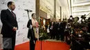 Menlu Afghanistan, Salahuddin Rabbani (kiri) dan Menlu RI, Retno Marsudi menggelar preskon di sela pertemuan KTT LB OKI di Jakarta, Minggu (6/2/2016). Indonesia dan Afganistan membahas proyek Indonesian Islamic Center (IIC) (Liputan6.com/Faizal Fanani)