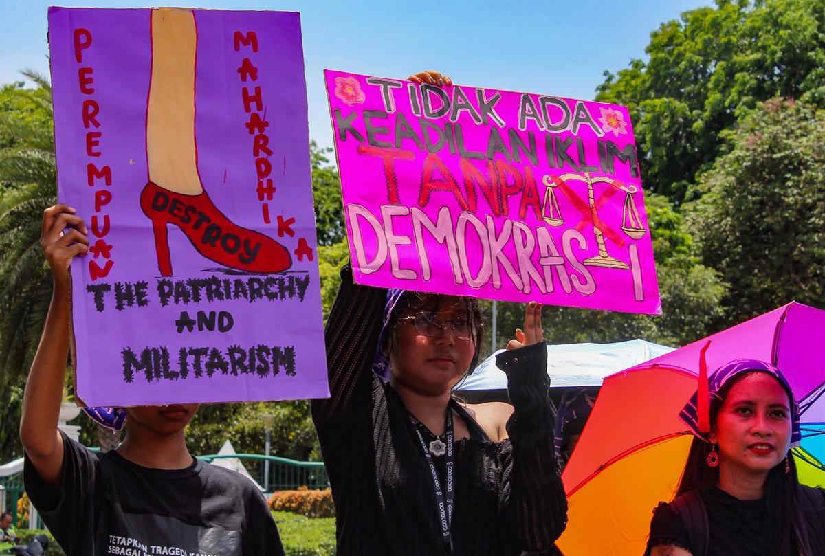 FOTO: Aksi Peringatan HAKTP Serentak Serukan Perlindungan Perempuan dan Aktivis