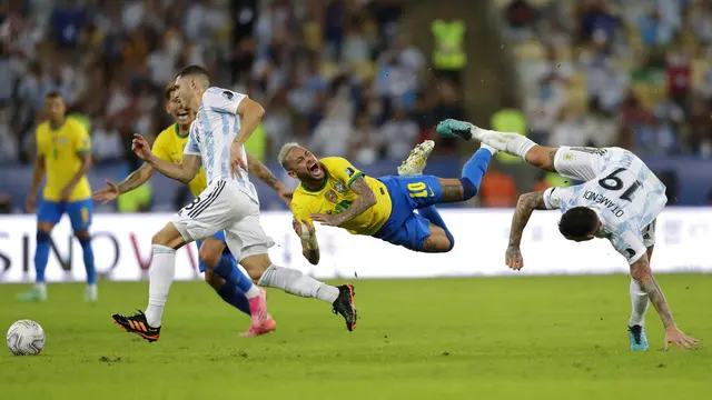 Momen Messi Redam Kesedihan Neymar