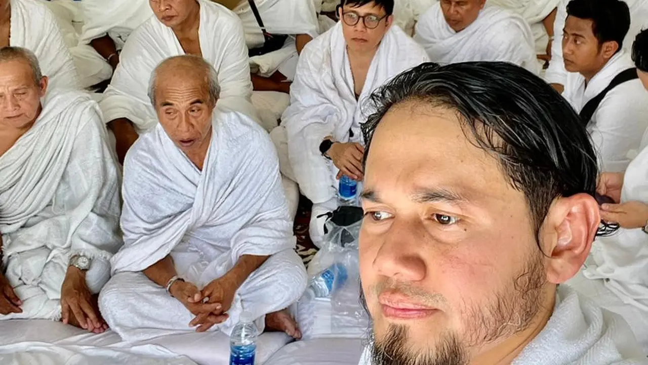 Ustaz Guntur Bumi Turut Jadi Saksi Momen Haru Jamaah Haji Asal Indonesia Menangis Saat Wukuf di Arafah