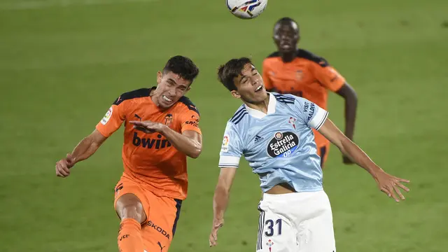 Gelandang Celta Vigo Gabri Veiga (Kanan) diminati MU dan Arsenal