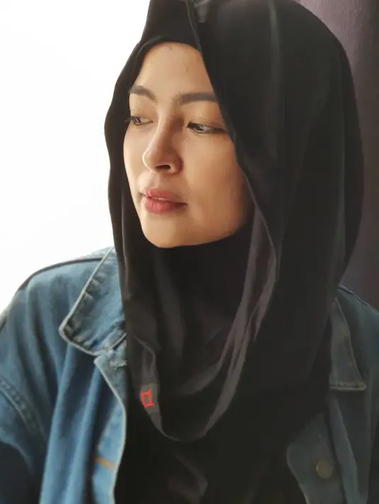 "Kalau secara jujur nggak ada yang gimana-gimana sih, cuma lebih ke penampilan aja yang berubah. Cuma aku di bulan Ramadan ini minta sama manajemen untuk agak mengurangi jadwal," ujar Tantri, dilansir dari Dream, beberapa waktu lalu.