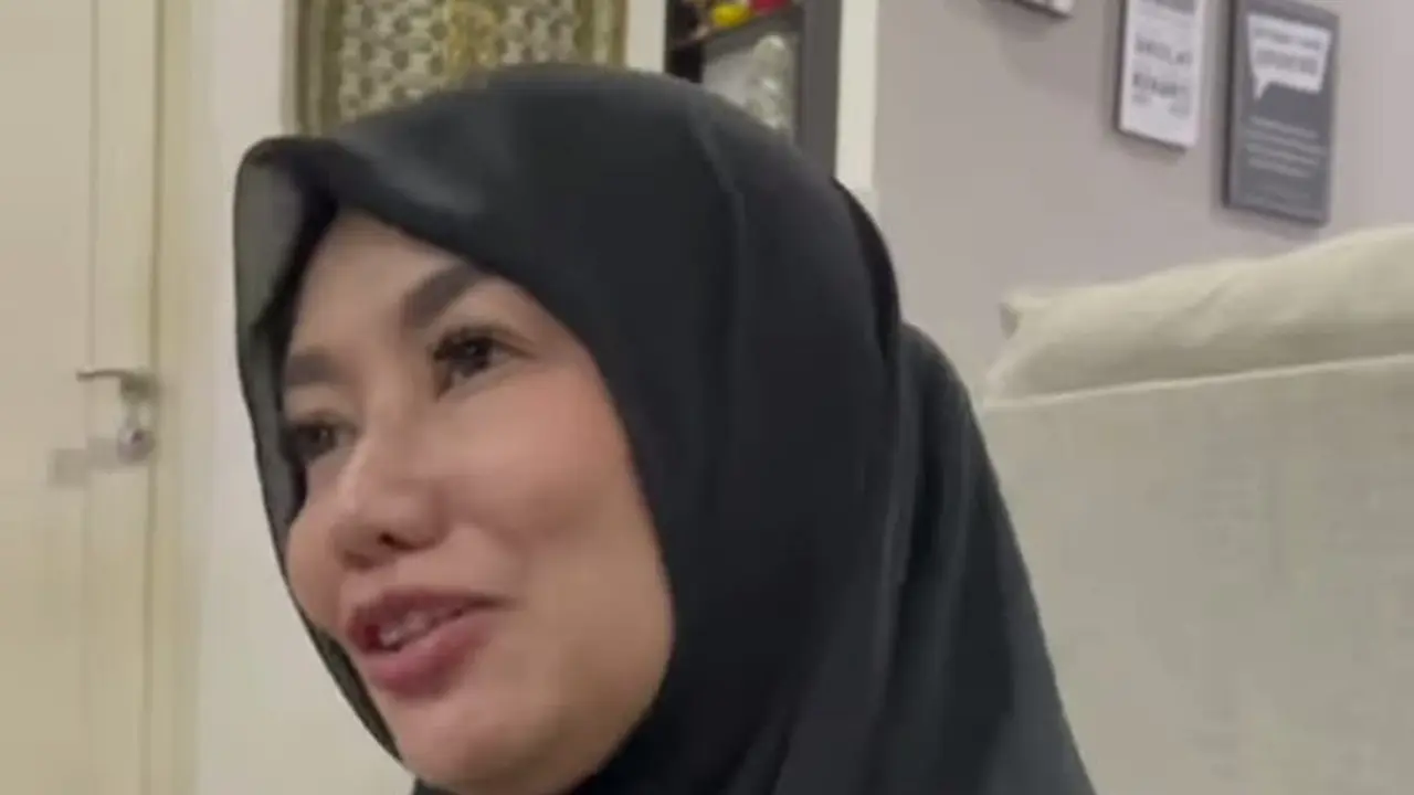 Reza Artamevia Tampil Syar'i