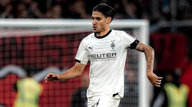 Aksi bek Borussia Monchengladbach, Kevin Diks saat bertandang ke markas Bayer Leverkusen dalam lanjutan Bundesliga 2025/2026, Minggu (21/9/2025) malam. (Instagram/Kevin Diks)