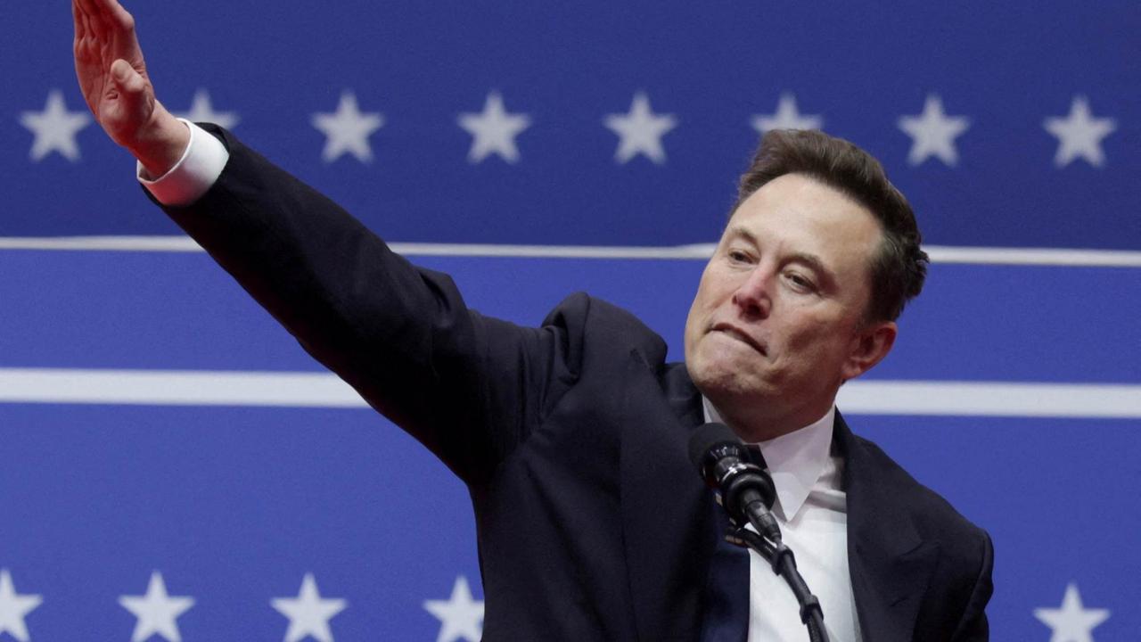 Gaya Elon Musk diduga hormat Nazi saat rayakan pelantikan Donald Trump