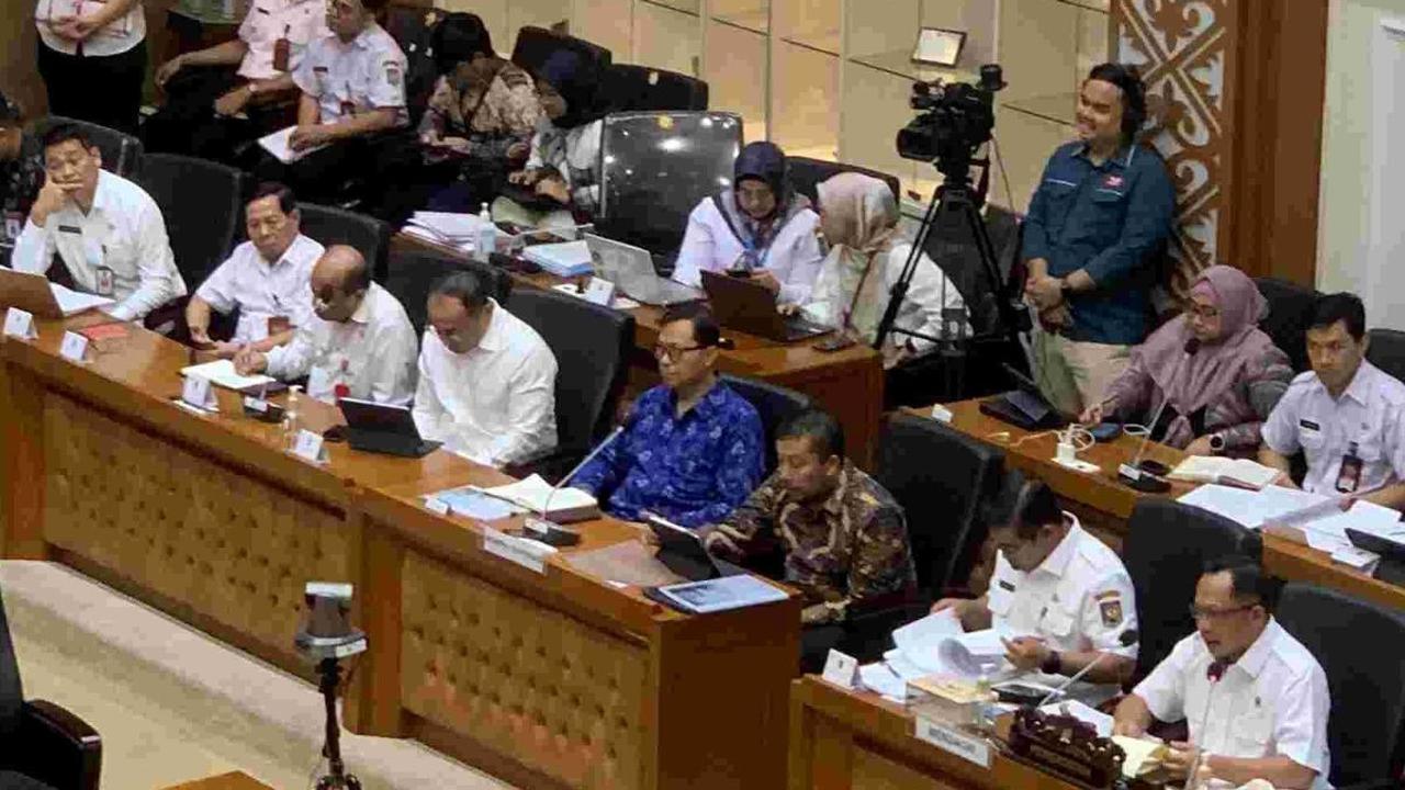 Baleg DPR Usul DKJ jadi Ibu Kota Legislasi, Kemendagri: Jangan Biarkan Kami Saja yang di IKN