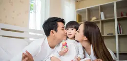 Sahabat Fimela, yuk, simak beberapa kesalahan pola asuh kecil yang berdampak besar pada anak. [Dok/freepik.com/jcomp]