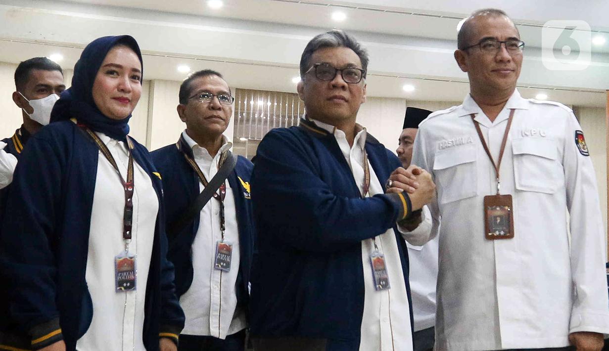 Apabila berkas tersebut dinyatakan tidak lengkap, Partai Garuda dapat melakukan perbaikan sebelum batas waktu akhir pendaftaran bakal caleg DPR RI pada Minggu (14/5) pukul 23.59 WIB. (Liputan6.com/Herman Zakharia)