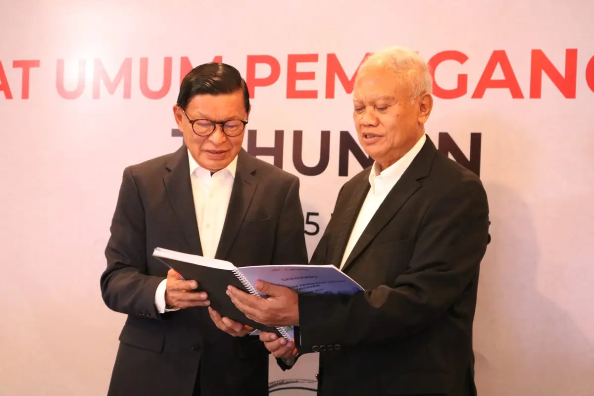 Presiden Komisaris/Komisaris Independen PT Lippo Karawaci (LPKR) John A. Prasetio dan Presiden Direktur Lippo Karawaci Ketut Budi Wijaya saat RUPST LPKR di Hotel Aryaduta Menteng (15/6/2023). (Dok Lippo)