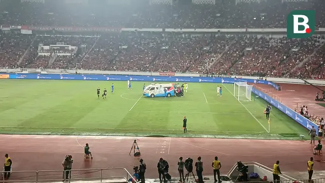 Adrian Ugelvik bertabrakan dengan Ernando Ari