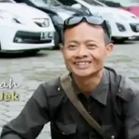 Sudah lebih dari 20 tahun Bang Jek berprofesi sebagai tukang parkir.
