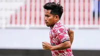 Kapten Persiraja Banda Aceh, Andik Vermansah. (Bola.com/Aditya Wany)