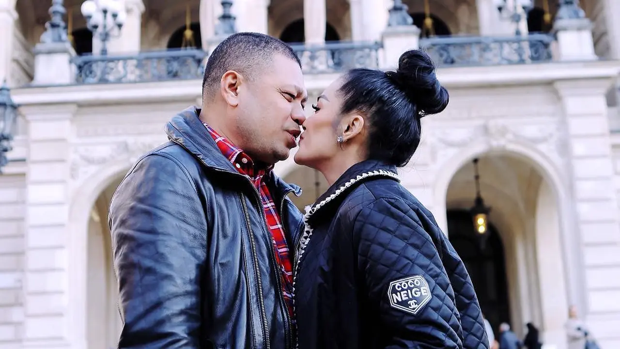 [Fimela] Krisdayanti dan Raul Lemos