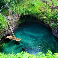 Sua Ocean Trench, Samoa. (ursulamagazine.tumblr.com)
