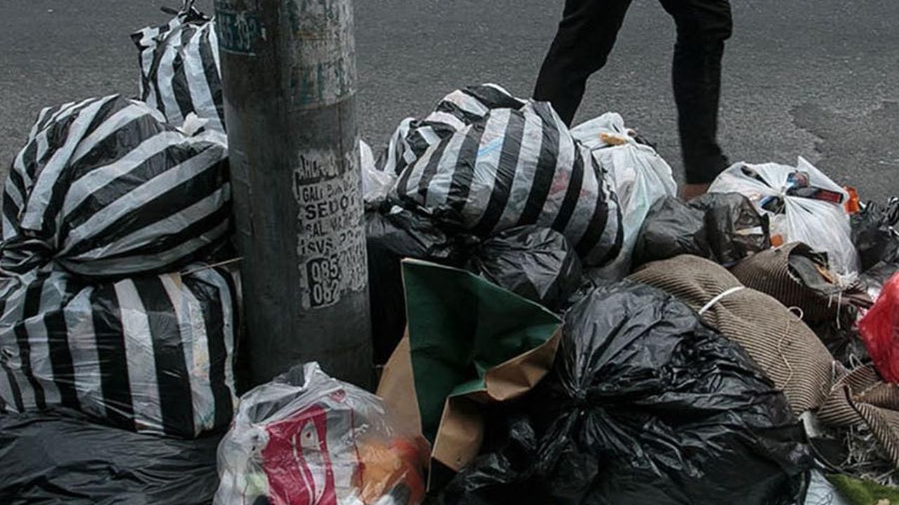 FOTO: Yogyakarta Darurat, Sampah Menumpuk di Mana-Mana Imbas Penutupan TPA Piyungan