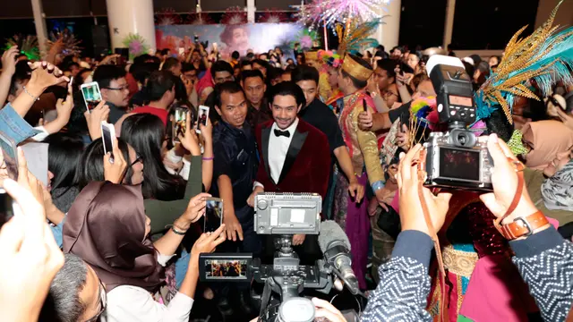 [Bintang] Reza Rahadian