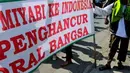 Unjuk rasa massa FPI menolak kedatangan bintang film porno Miyabi di Kantor Maxima Picture, Jakarta. Maxima berencana mendatangkan Miyabi untuk berakting dalam film Menculik Miyabi.(Antara)