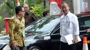 Menteri Sosial Agus Gumiwang Kartasasmita bersama para petinggi kementerian Sosial mendatanggi KPK di Jakarta, Jumat /97/9). Kedatangan Agus Gumiwang untuk menemui pimpinan KPK konsultasi dana angaran di Kementerian Sosial. (Merdeka.com/Dwi Narwoko)