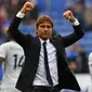 Pelatih Chelsea, Antonio Conte, merayakan kemenangan atas Leicester pada laga Premier League di Stadion King Power, Leicester, Sabtu (9/9/2017). Leicester kalah 1-2 dari Chelsea. (AFP/Ben Stansall)