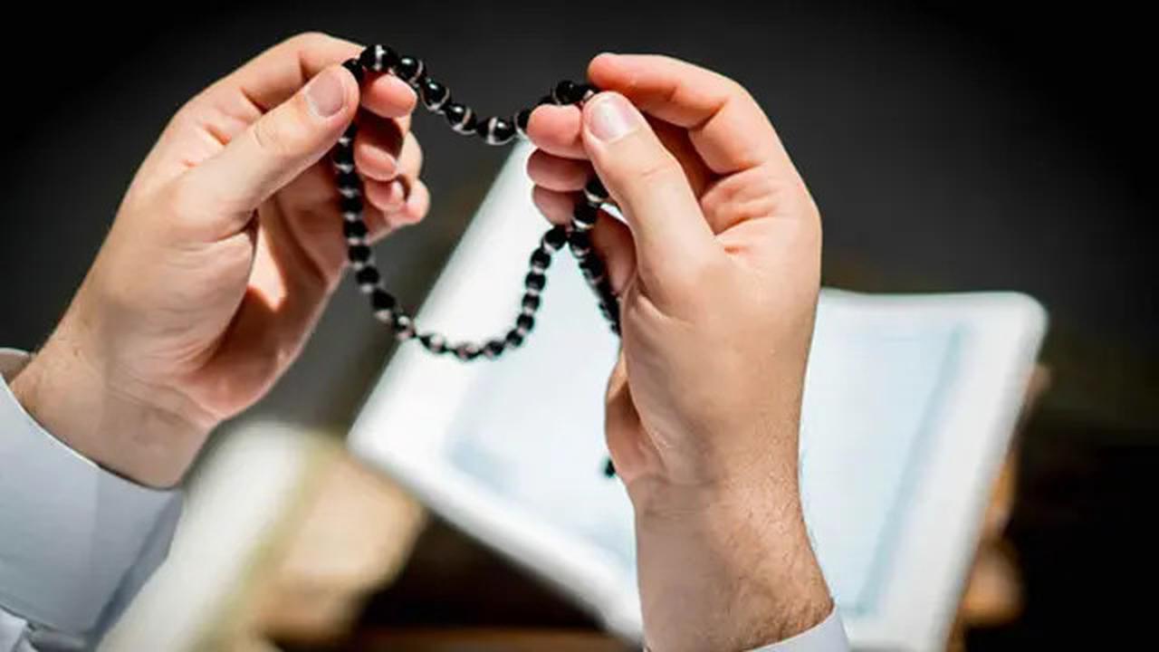Resep Jitu nan Mudah Gus Baha Hadapi Masalah, Cukup Istighfar Saja, Ini Penjelasannya