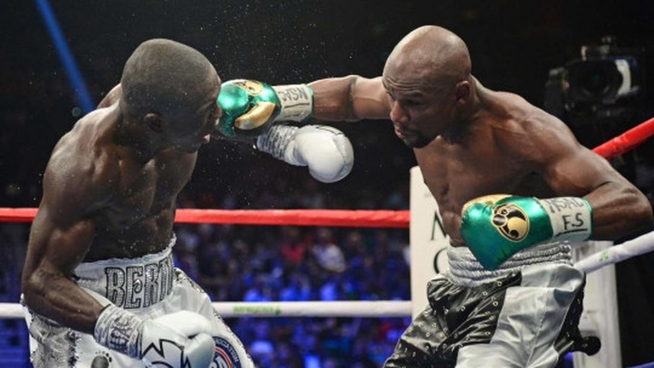 Ini pukulan-pukulan telak Mayweather di wajah Berto