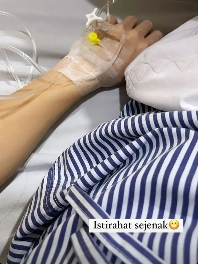 Dikabarkan Jatuh Sakit, Ini 6 Potret Terbaru Shandy Aulia. (Sumber: Instagram/shandyaulia)