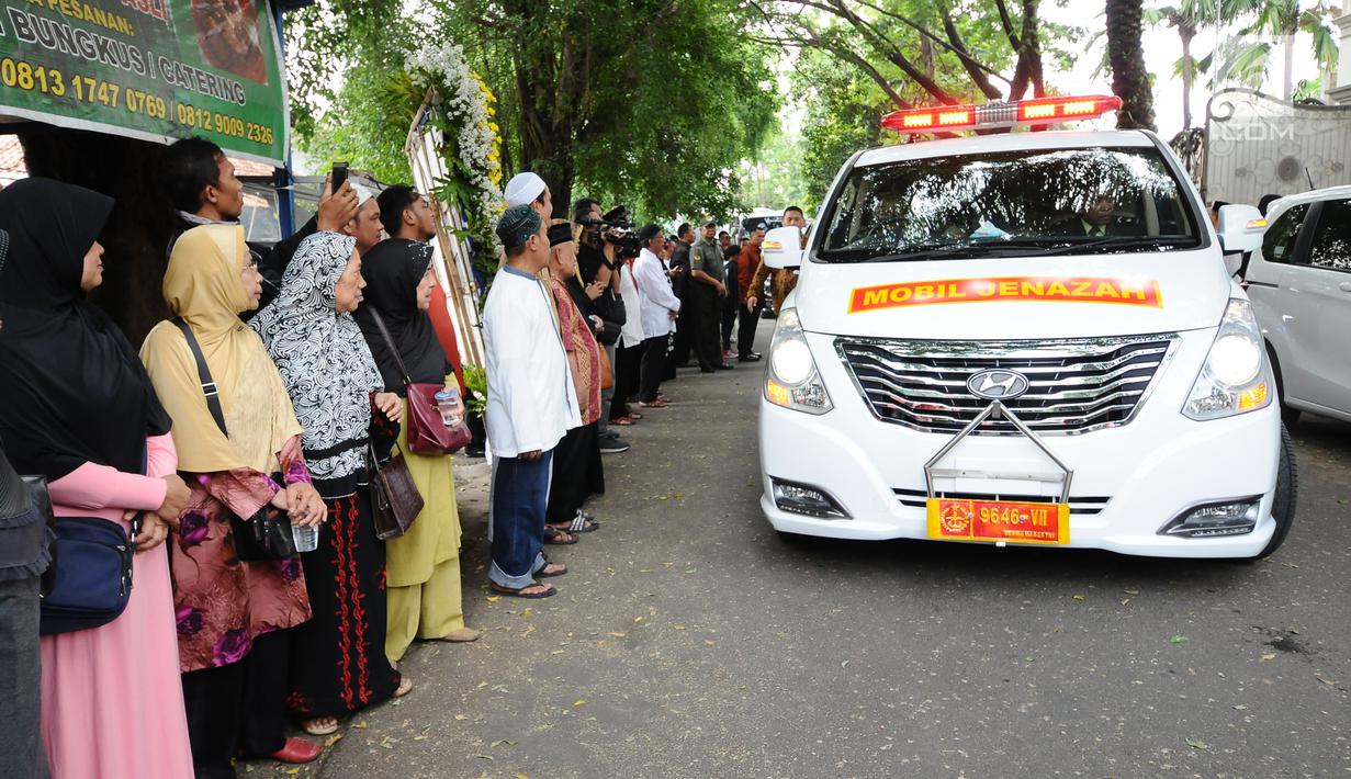 Photo Jenazah Istri Hamzah Haz Dibawa Ke Bogor Untuk Dimakamkan News Liputan6 Com