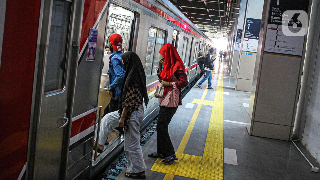 Stasiun BNI City Uji Coba Pelayanan Naik Turun Penumpang KRL
