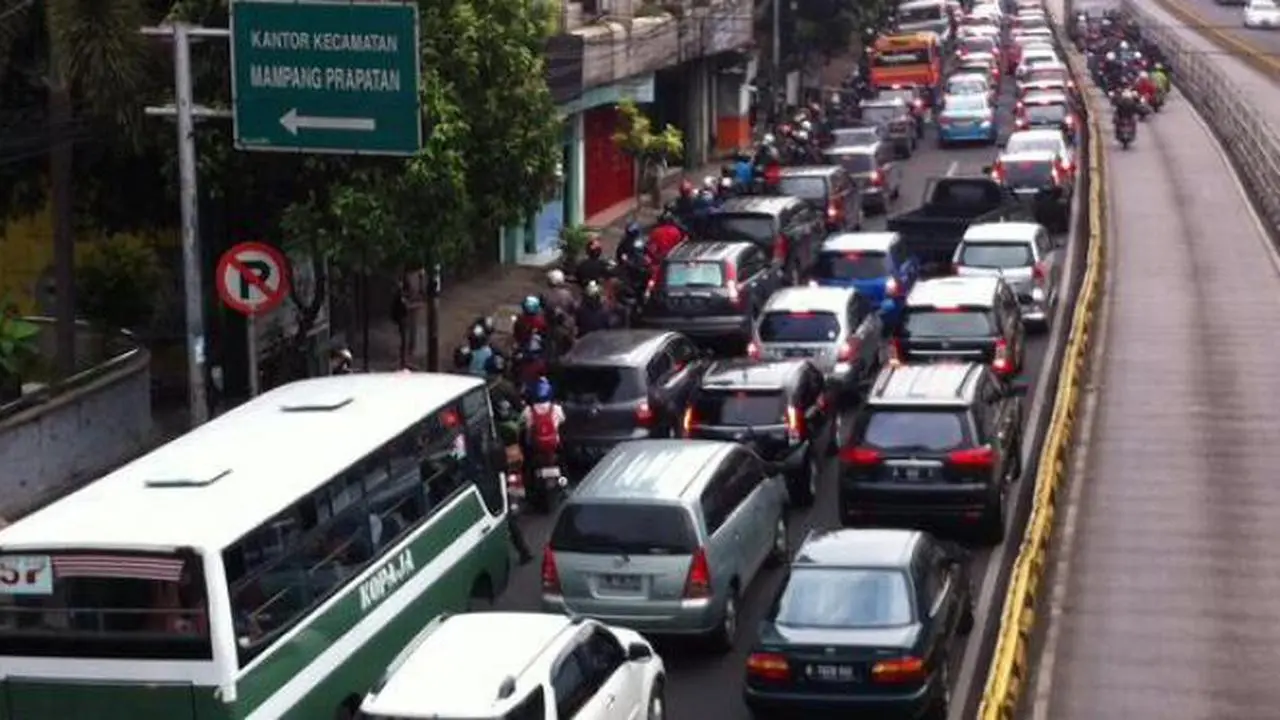 [Bintang] Editor Says: Saatnya Kembali Menikmati Kemacetan Jakarta