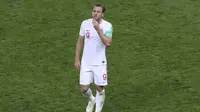 Kapten timnas Inggris, Harry Kane, tampak kecewa karena timnya gagal ke final Piala Dunia 2018 setelah kalah 1-2 dari Kroasia.