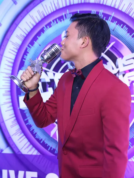 "Enggak menyangka, ini pertama kalinya masuk SCTV Awards. Dikasih tahu masuk 2 nominasi. Ini berkat kerja keras, intinya keberhasilan ini berkat orangtua yang sudah mensuport. Ini pembelajaran buat Iki,"jelasnya. (Nurwahyunan/Bintang.com)