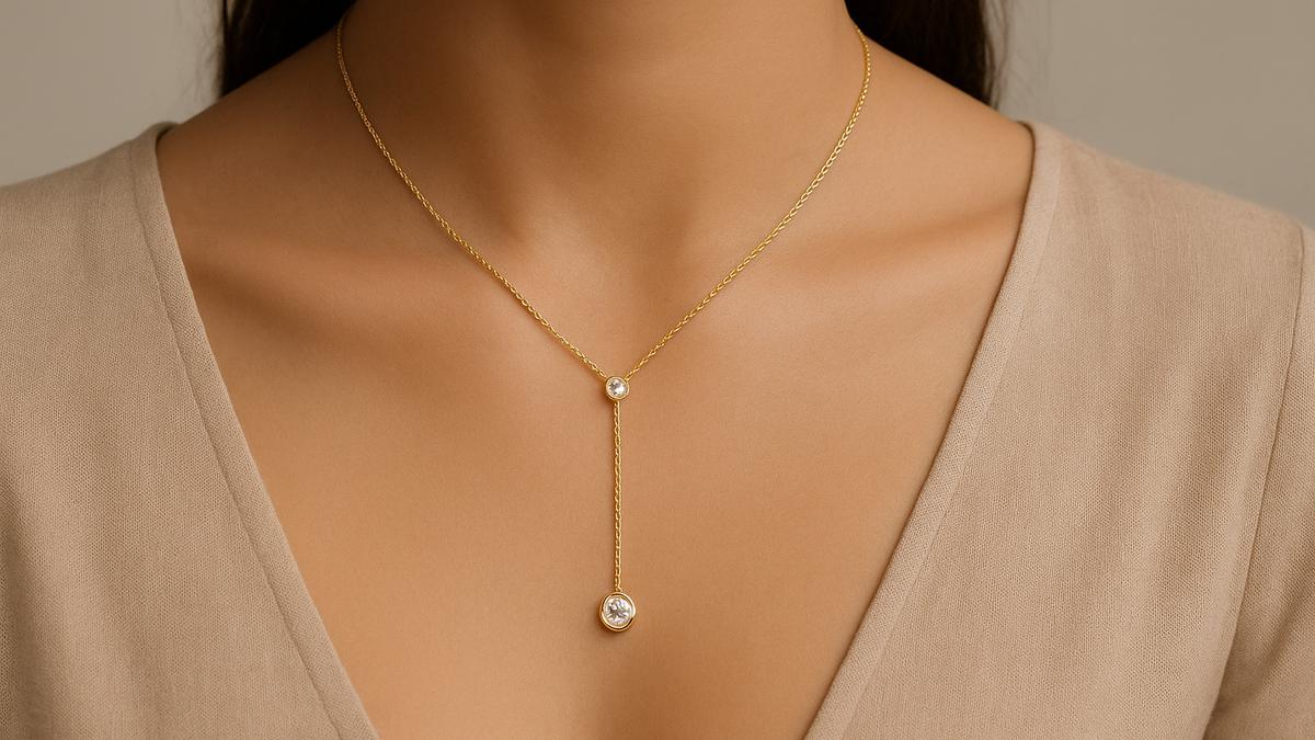8 Model Kalung Emas Lariat Pendek dengan Berlian Bertingkat 2025, Desain Favorit Wanita Elegan