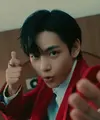 V BTS dan Jackie Chan [Foto: YouTube/SimInvest]