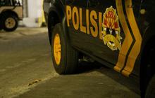 Potret Perwira Polri Hujan-hujanan Turun ke Jalan Pantau Lalu Lintas, Caption Jadi Sorotan