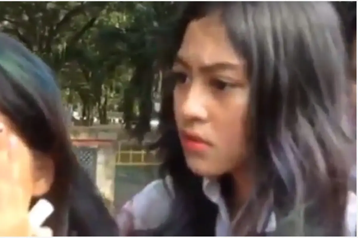 Dihujat Pasca Ngaku Anak Arman Depari, Sonya Unggah Quote Habibie