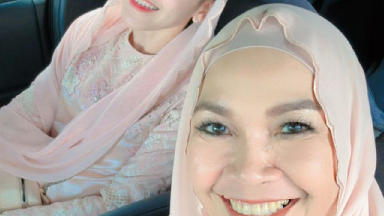 Curahan Hati Seorang Ibu, Umi Kulsum Janjikan Akan Selalu Ada untuk Ayu Ting Ting