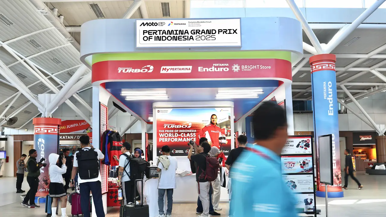 Bright Store Pertamina dan Official Booth MyPertamina di Bandara Internasional Lombok Praya, Nusa Tenggara Barat.