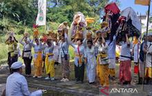 Upacara Melasti Magelang: Umat Hindu Sucikan Diri di Tuk Mas Sambut Nyepi 2026