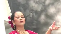 Viral Wanita Kesurupan Nyai Ronggeng Saat Foto Prewedding (Sumber: TikTok/@deramakeup)