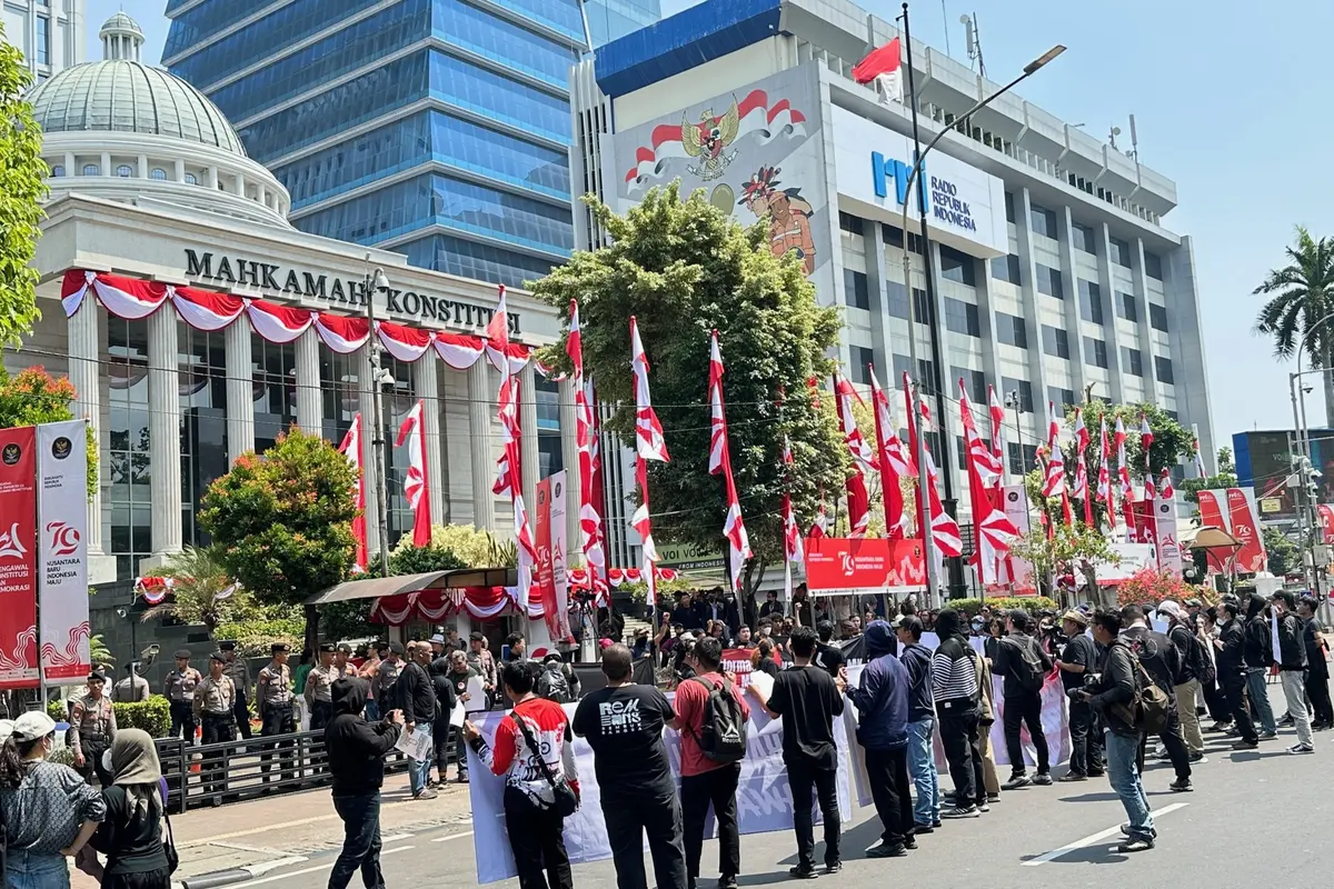 Unjuk rasa di depan Gedung MK soal UU Pilkada. (Nanda Perdana).